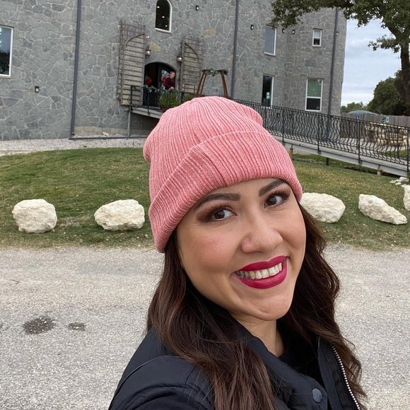 Meet your Posher, Jessica - Picture 1 of 1